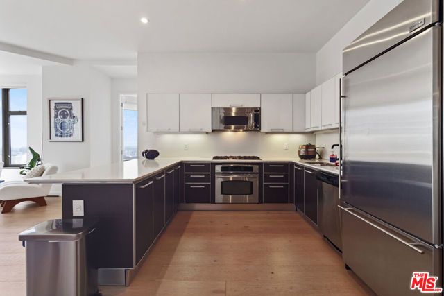 801 S Grand Avenue 2211, Los Angeles, CA 90017