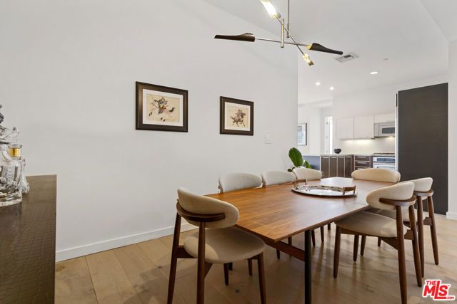 801 S Grand Avenue 2211, Los Angeles, CA 90017