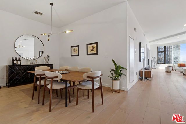 801 S Grand Avenue 2211, Los Angeles, CA 90017