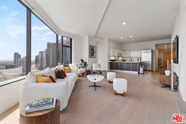 801 S Grand Avenue 2211, Los Angeles, CA 90017
