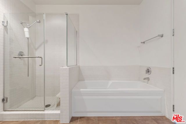 801 S Grand Avenue 2211, Los Angeles, CA 90017