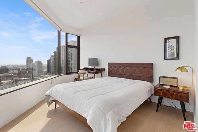 801 S Grand Avenue 2211, Los Angeles, CA 90017