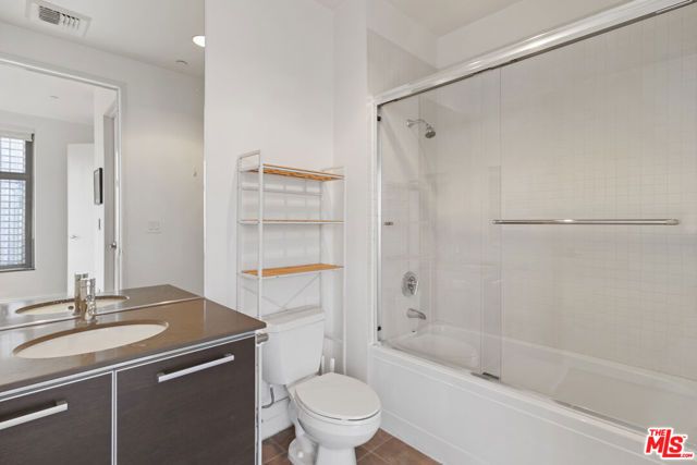 801 S Grand Avenue 2211, Los Angeles, CA 90017