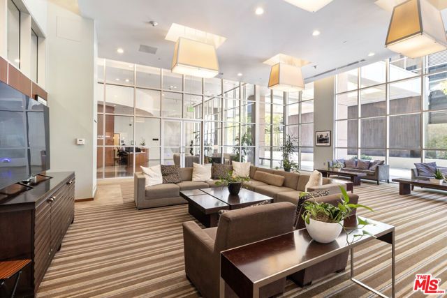 801 S Grand Avenue 2211, Los Angeles, CA 90017