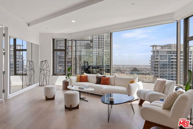 801 S Grand Avenue 2211, Los Angeles, CA 90017