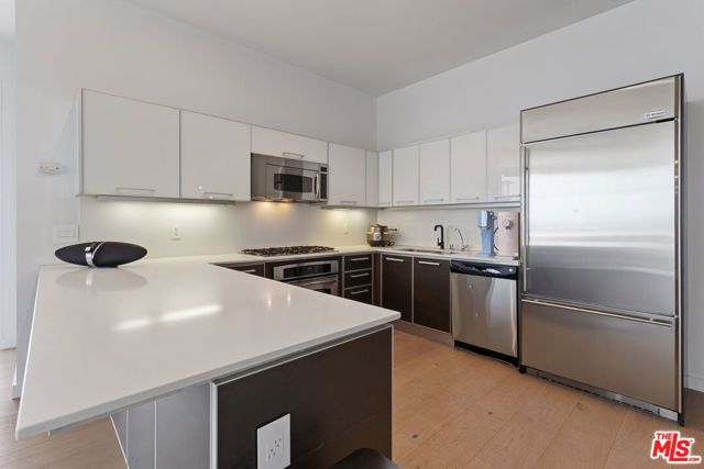 801 S Grand Avenue 2211, Los Angeles, CA 90017