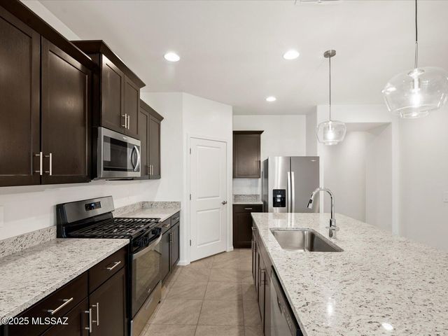 732 W Calle Cubeta, Sahuarita, AZ 85629