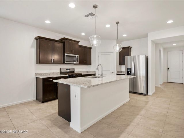 732 W Calle Cubeta, Sahuarita, AZ 85629