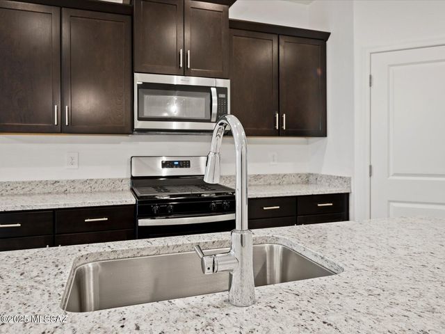 732 W Calle Cubeta, Sahuarita, AZ 85629