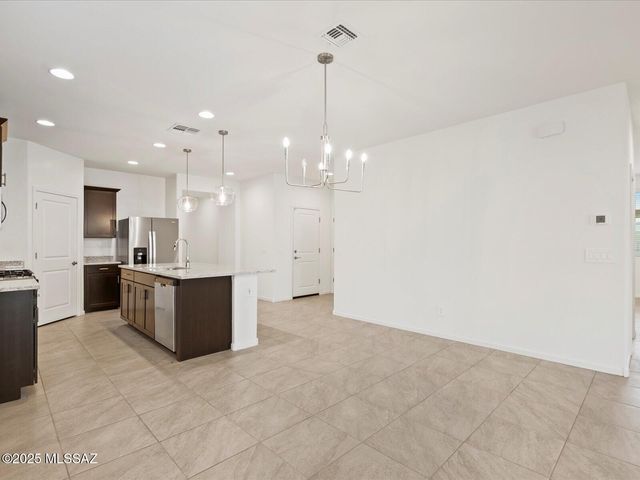 732 W Calle Cubeta, Sahuarita, AZ 85629