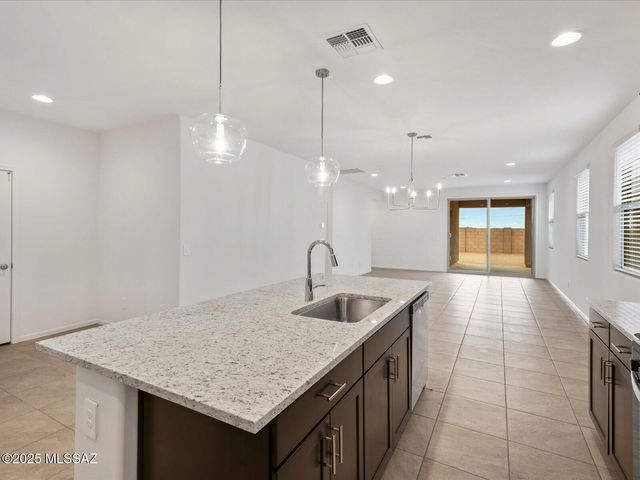 732 W Calle Cubeta, Sahuarita, AZ 85629