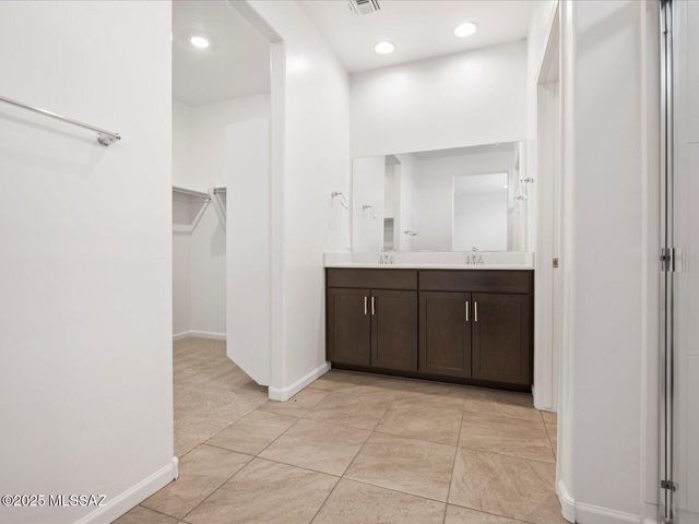 732 W Calle Cubeta, Sahuarita, AZ 85629