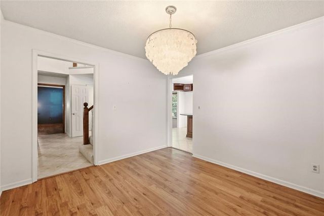 6112 N Strathbury Avenue, Kansas City, MO 64151
