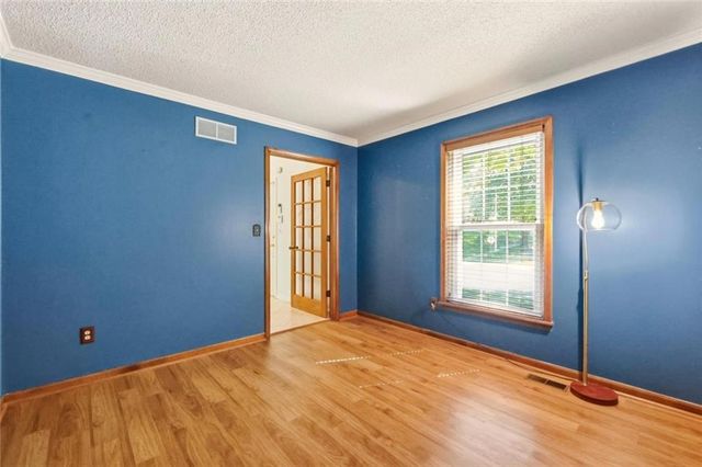 6112 N Strathbury Avenue, Kansas City, MO 64151