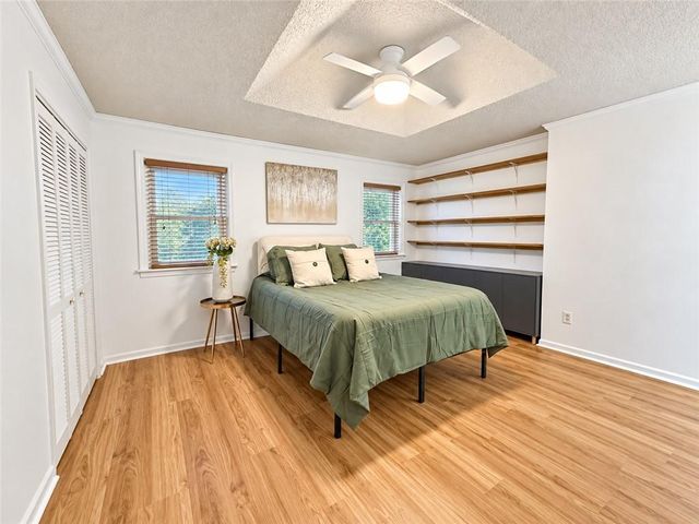 6112 N Strathbury Avenue, Kansas City, MO 64151