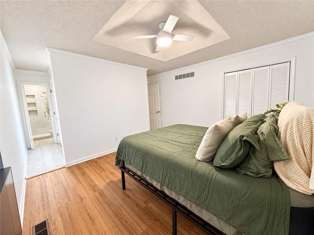 6112 N Strathbury Avenue, Kansas City, MO 64151
