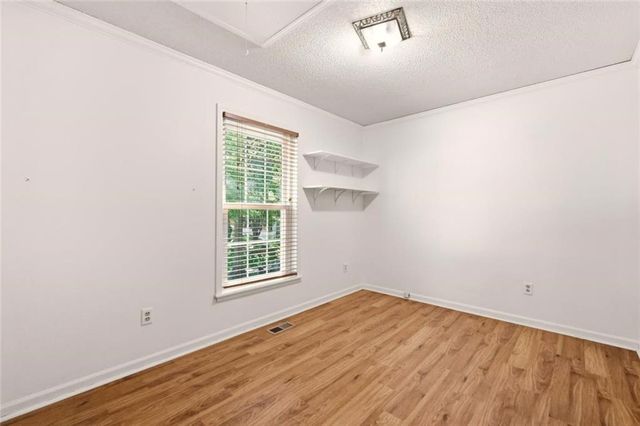 6112 N Strathbury Avenue, Kansas City, MO 64151