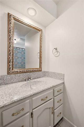 6112 N Strathbury Avenue, Kansas City, MO 64151