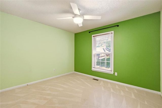 6112 N Strathbury Avenue, Kansas City, MO 64151