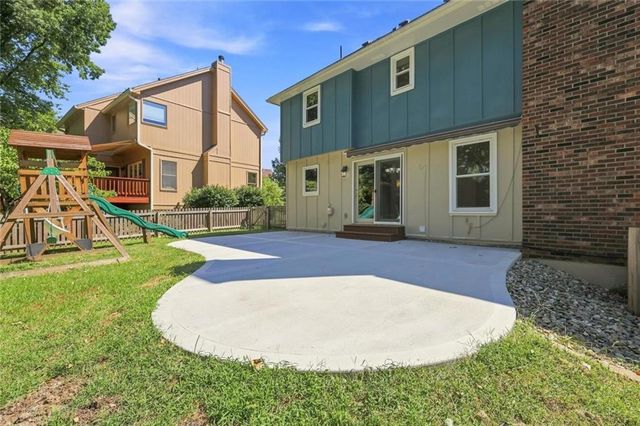 6112 N Strathbury Avenue, Kansas City, MO 64151