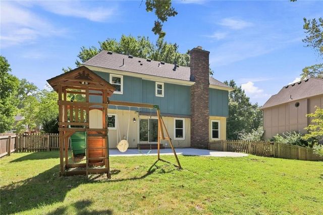 6112 N Strathbury Avenue, Kansas City, MO 64151