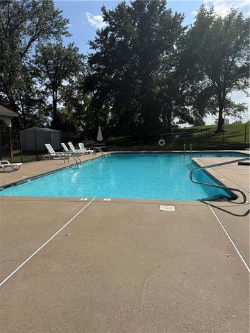 6112 N Strathbury Avenue, Kansas City, MO 64151
