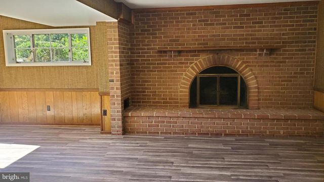 6449 JOHNS RD, Falls Church, VA 22043