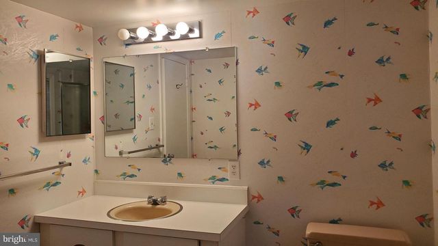 6449 JOHNS RD, Falls Church, VA 22043
