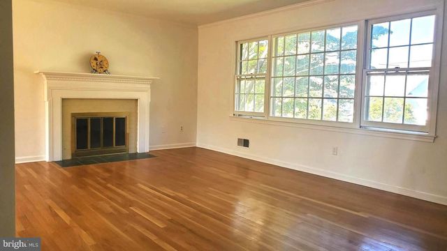 6449 JOHNS RD, Falls Church, VA 22043
