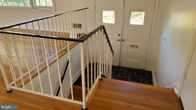 6449 JOHNS RD, Falls Church, VA 22043