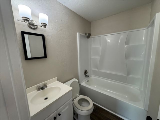 927 S Avenue H, Clifton, TX 76634