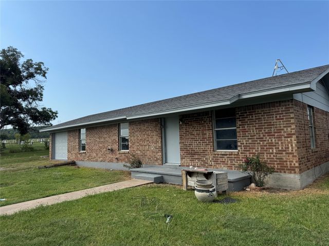 927 S Avenue H, Clifton, TX 76634