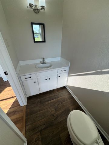 927 S Avenue H, Clifton, TX 76634