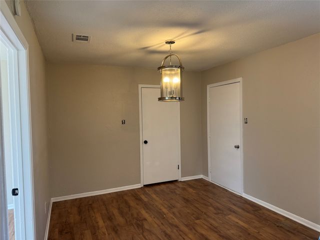 927 S Avenue H, Clifton, TX 76634
