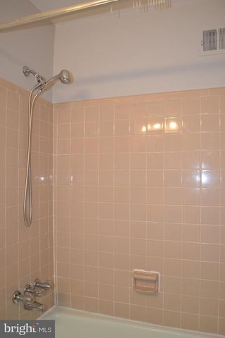 1 INGLESIDE CT, Rockville, MD 20850