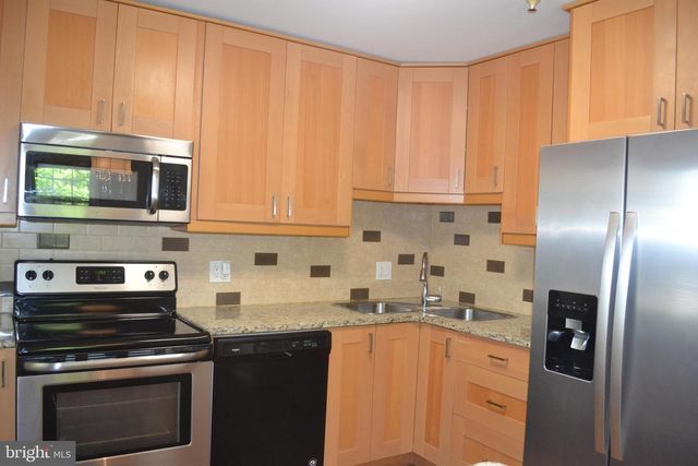 1 INGLESIDE CT, Rockville, MD 20850