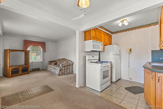 19163 Henry Street, Melvindale, MI 48122