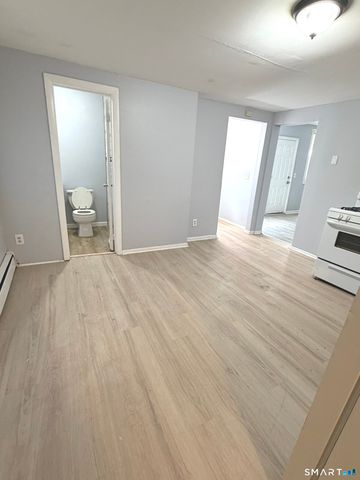 8 Lawrence Street, Waterbury, CT 06708