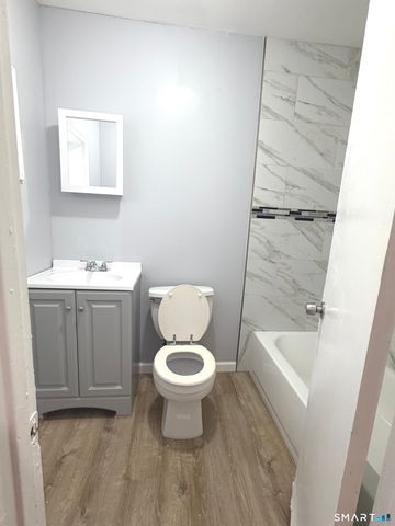 8 Lawrence Street, Waterbury, CT 06708