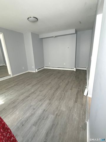 8 Lawrence Street, Waterbury, CT 06708
