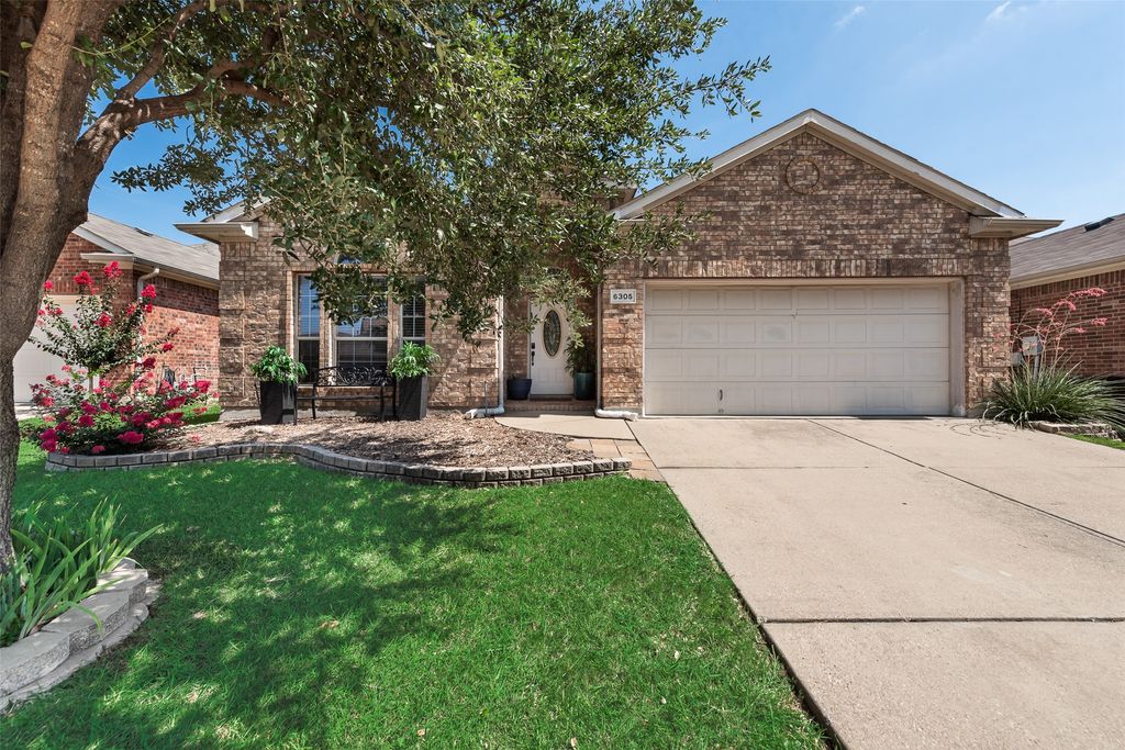 6305 Melanie Drive, Fort Worth, TX 76131