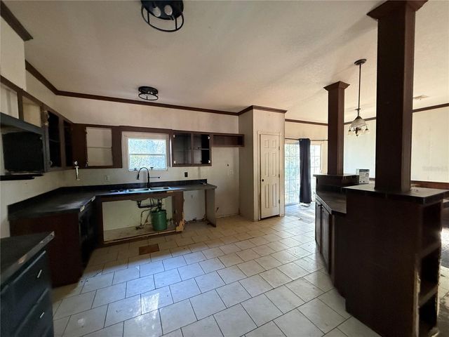 132 POND SIDE TRAIL, Hawthorne, FL 32640