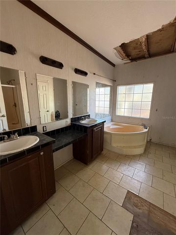 132 POND SIDE TRAIL, Hawthorne, FL 32640