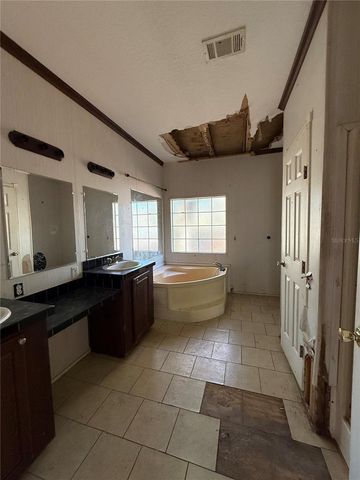 132 POND SIDE TRAIL, Hawthorne, FL 32640