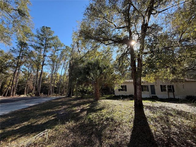 132 POND SIDE TRAIL, Hawthorne, FL 32640