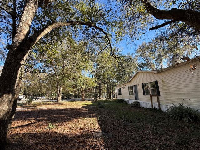 132 POND SIDE TRAIL, Hawthorne, FL 32640