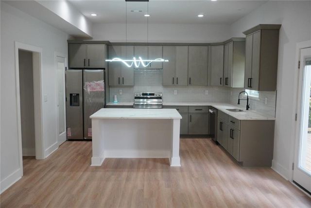 198 Stanhope NW Circle, Atlanta, GA 30314