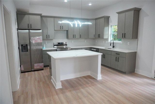 198 Stanhope NW Circle, Atlanta, GA 30314