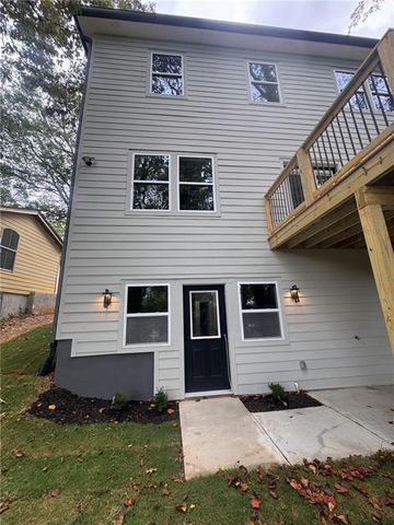 198 Stanhope NW Circle, Atlanta, GA 30314