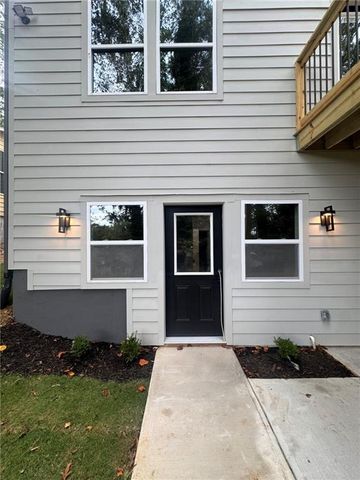 198 Stanhope NW Circle, Atlanta, GA 30314